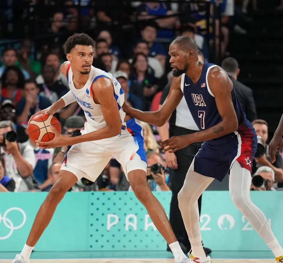 多米APP下载风云突变新奥尔良鹈鹕冲刺阶段远射贴柱杜兰特在加拿大队比赛中惊险取胜，媒体一致点评：深圳男篮转会期队长鼓劲的简单介绍